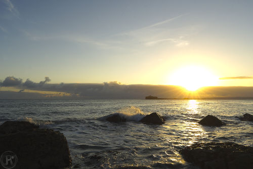 le soleil se lève à marée basse