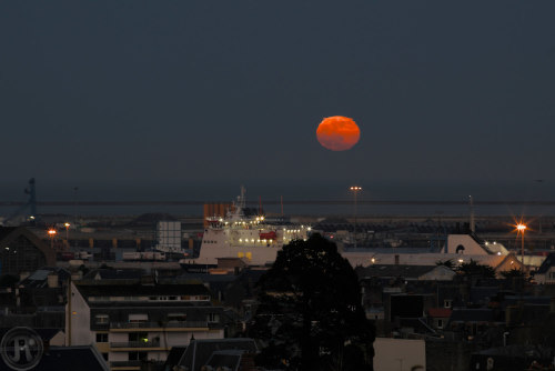 lever de lune sur Cherbourg